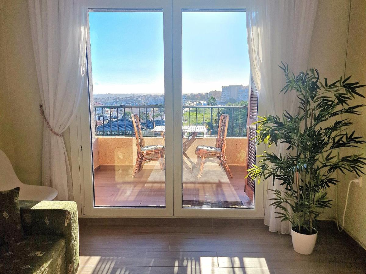 Cozy Apartment With Sea View تورّيفيِخا المظهر الخارجي الصورة