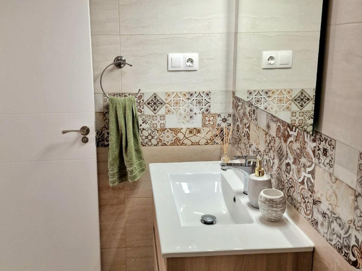 Cozy Apartment With Sea View تورّيفيِخا المظهر الخارجي الصورة