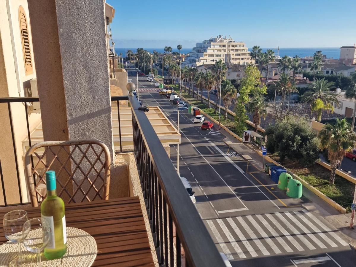 Cozy Apartment With Sea View تورّيفيِخا المظهر الخارجي الصورة